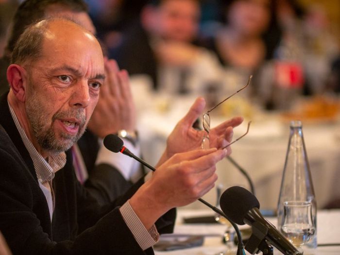 &Eta; &kappa;&rho;&iota;&sigma;&iota;&mu;ό&tau;&eta;&tau;&alpha; &tau;&omega;&nu; &eta;&mu;&epsilon;&rho;ώ&nu; &epsilon;&pi;&iota;&beta;ά&lambda;&lambda;&epsilon;&iota; &nu;&alpha; &sigma;&upsilon;&nu;&epsilon;&rho;&gamma;&alpha;&sigma;&tau;&omicron;ύ&mu;&epsilon; &gamma;&iota;&alpha; &tau;&eta;&nu; &alpha;&sigma;&phi;ά&lambda;&epsilon;&iota;&alpha; &tau;&eta;&sigmaf; &delta;&eta;&mu;ό&sigma;&iota;&alpha;&sigmaf; &upsilon;&gamma;&epsilon;ί&alpha;&sigmaf; &tau;&omicron;&upsilon; &Pi;&epsilon;&iota;&rho;&alpha;&iota;ά