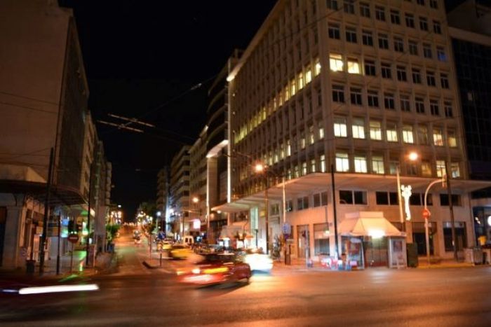 Ό&tau;&alpha;&nu; &omicron;&iota; &nu;ύ&chi;&tau;&epsilon;&sigmaf; &sigma;&tau;&omicron;&nu; &Pi;&epsilon;&iota;&rho;&alpha;&iota;ά &phi;&omicron;&rho;&tau;ώ&nu;&omicron;&nu;&tau;&alpha;&iota; &mu;&epsilon; &nu;&tau;&epsilon;&sigma;&iota;&mu;&pi;έ&lambda; &kappa;&alpha;&iota; &sigma;&omega;&rho;&omicron;ύ&sigmaf; &alpha;&pi;&omicron;&rho;&rho;&iota;&mu;&mu;ά&tau;&omega;&nu;