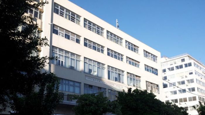 Θέμα 6ο: Με τα σχολεία δεν παίζουμε