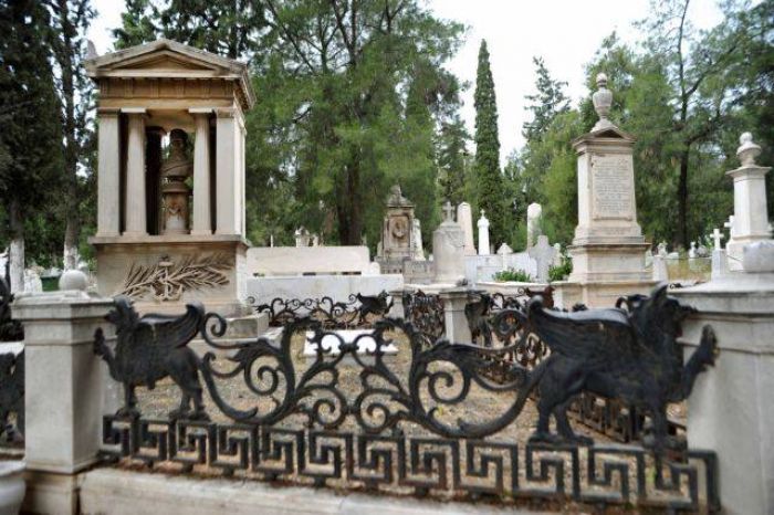 Το Νεκροταφείο της Ανάστασης, κιβωτός της μνήμης του νεότερου Πειραιά