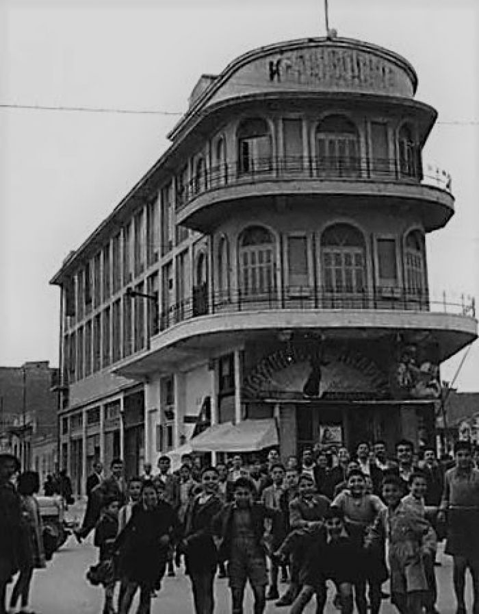 "&Lambda;&alpha;ϊ&kappa;έ&sigmaf; &Sigma;&upsilon;&nu;&epsilon;&lambda;&epsilon;ύ&sigma;&epsilon;&iota;&sigmaf; &Kappa;&alpha;&rho;&alpha;&nu;&tau;ί&nu;&alpha;&sigmaf;": &Epsilon;&rsquo; &Delta;&eta;&mu;&omicron;&tau;&iota;&kappa;ή &Kappa;&omicron;&iota;&nu;ό&tau;&eta;&tau;&alpha;