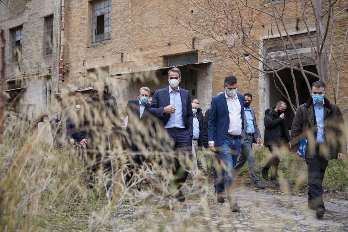 Ημέρα ντροπής για τον Δήμο Πειραιά: Κατεδαφίζεται το εργοστάσιο της ΧΡΩ.ΠΕΙ.