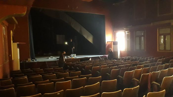 &Pi;&epsilon;&rho;&iota;&omicron;&delta;&epsilon;ί&epsilon;&sigmaf; &kappa;&alpha;&rho;&alpha;&nu;&tau;ί&nu;&alpha;&sigmaf;: &Sigma;&iota;&nu;έ &Kappa;&alpha;&lambda;&lambda;&iota;&phi;ό&rho;&nu;&iota;&alpha;