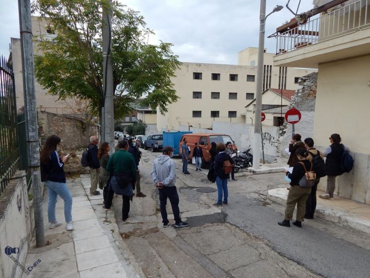 Η φωτογραφία από την επίσκεψη-ιστορικό περίπατο της ομάδας της Βιομηχανική Αρχαιολογία-Industrial Archaeology και των Βιομηχανικών Δελτίων Απογραφής (ΒΙΔΑ) στον χώρο της ΚΥΔΕΠ και του πρώην Μηχανουργείου Βασιλειάδη