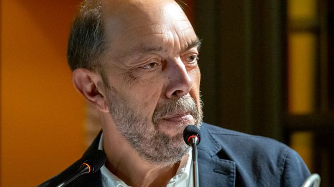 Νίκος Μπελαβίλας: Δεν είμαστε εδώ Κωνσταντινούπολη σκοτεινών εποχών. Είμαστε Πειραιάς